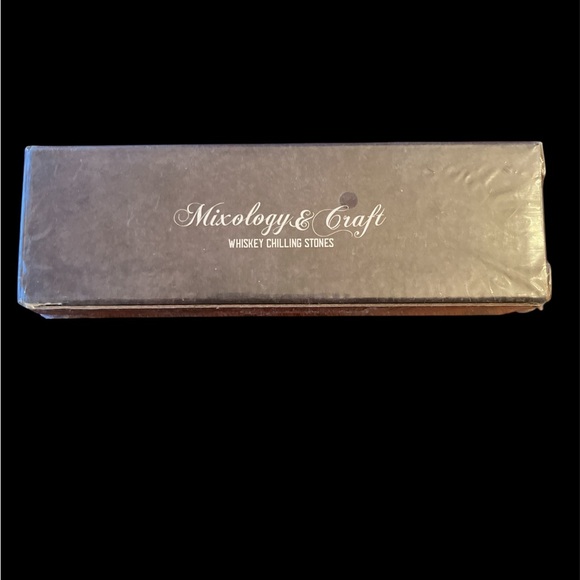 NWT Whiskey Chilling Stones Set - Picture 2 of 4